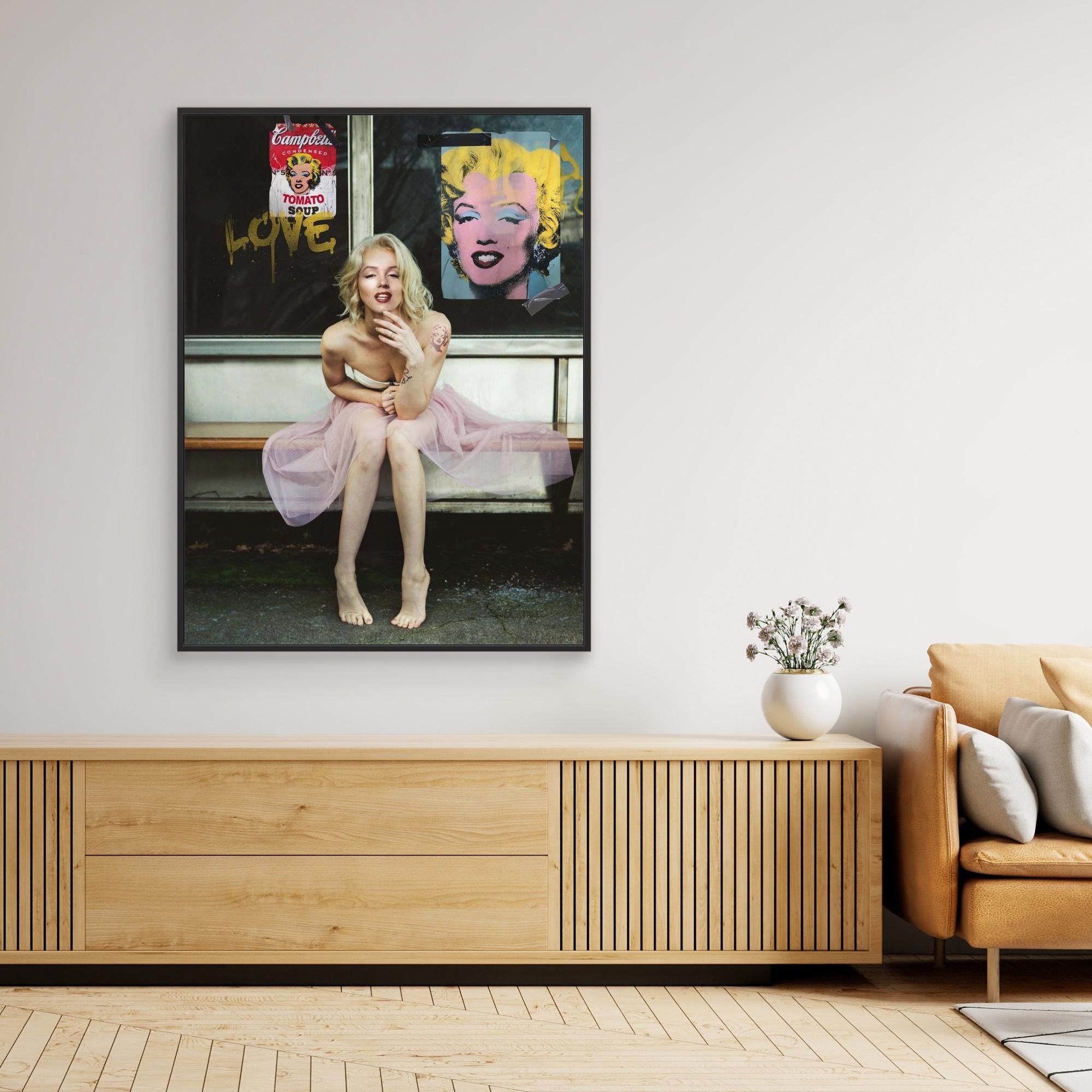 Side view of New Marilyn canvas showing solid wooden frame from renewable sources.
